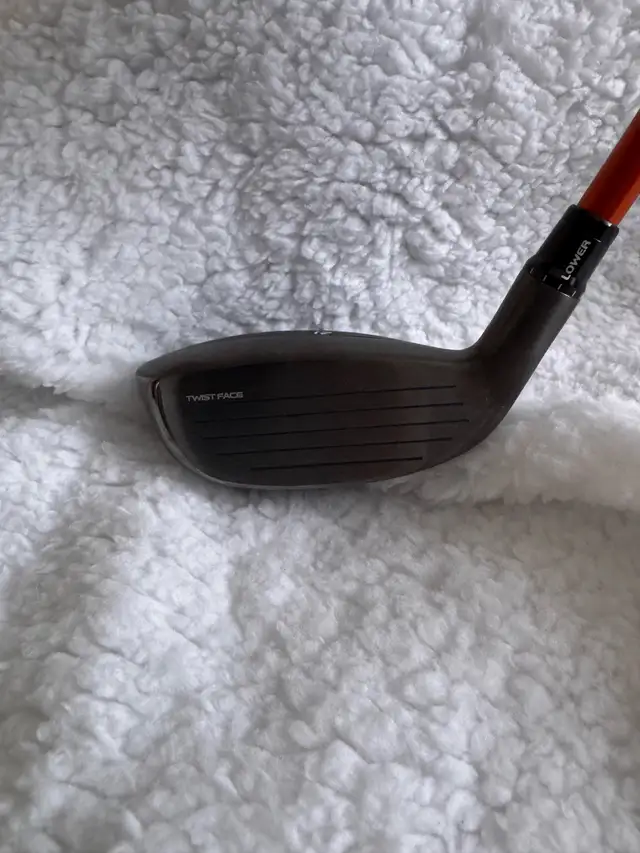 TaylorMade Qi35 3 Hybrid in Golf in Edmonton - Image 3