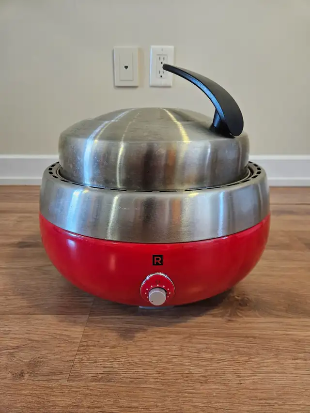 Ricardo Portable BBQ - Red in BBQs & Outdoor Cooking in City of Toronto - Image 2