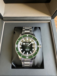 Rado Captain Cook 42 Stainless Steel - Green Dial