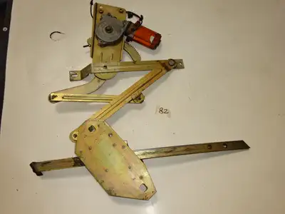 Left window lift mechanism for Maserati Indy, original, used. Price on request. More parts available...