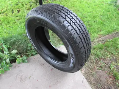 215/65-16 Bridgestone Dueller H/T tire **ONE TIRE ONLY** Like new, never used spare tire Only one ti...