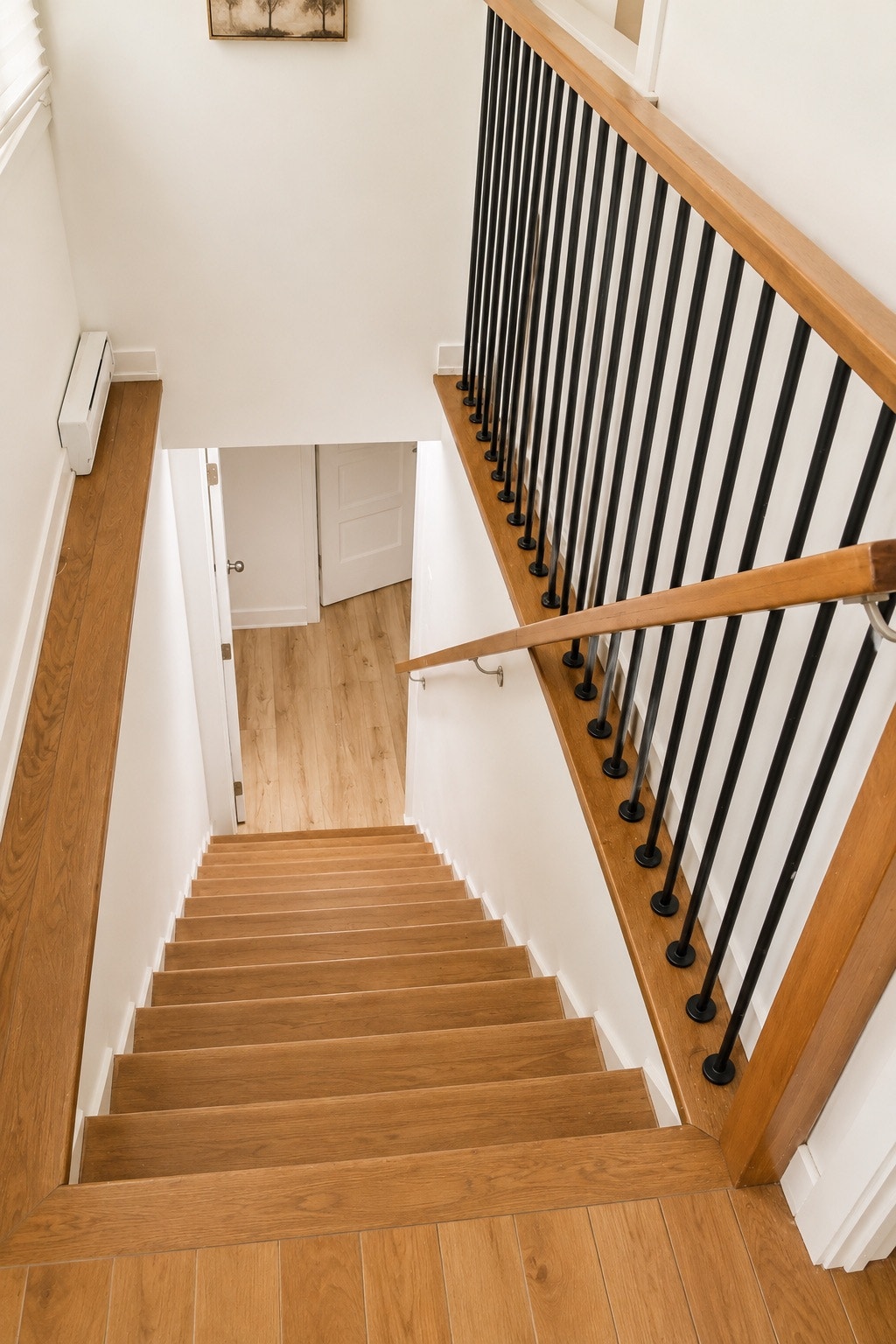 À LOUER / FOR RENT — 4½ RÉNOVÉ / FULLY RENOVATED 2-BEDROOM — photo 1