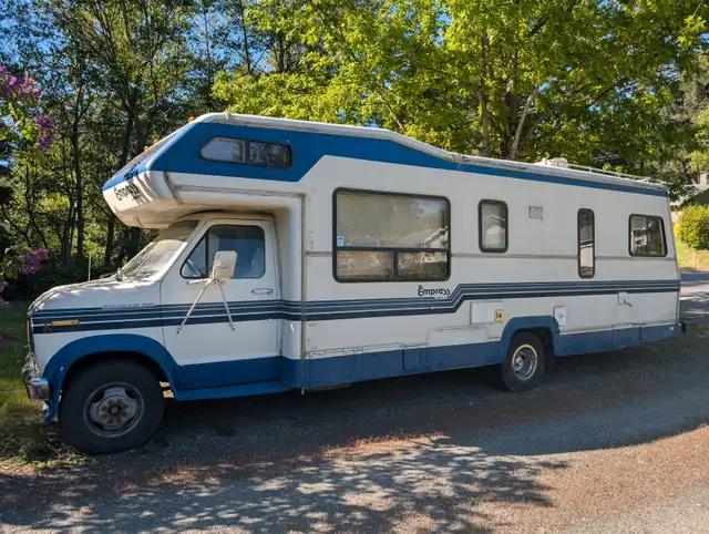 1988 Ford Econoline E350 motorhome in RVs & Motorhomes in Nanaimo - Image 3