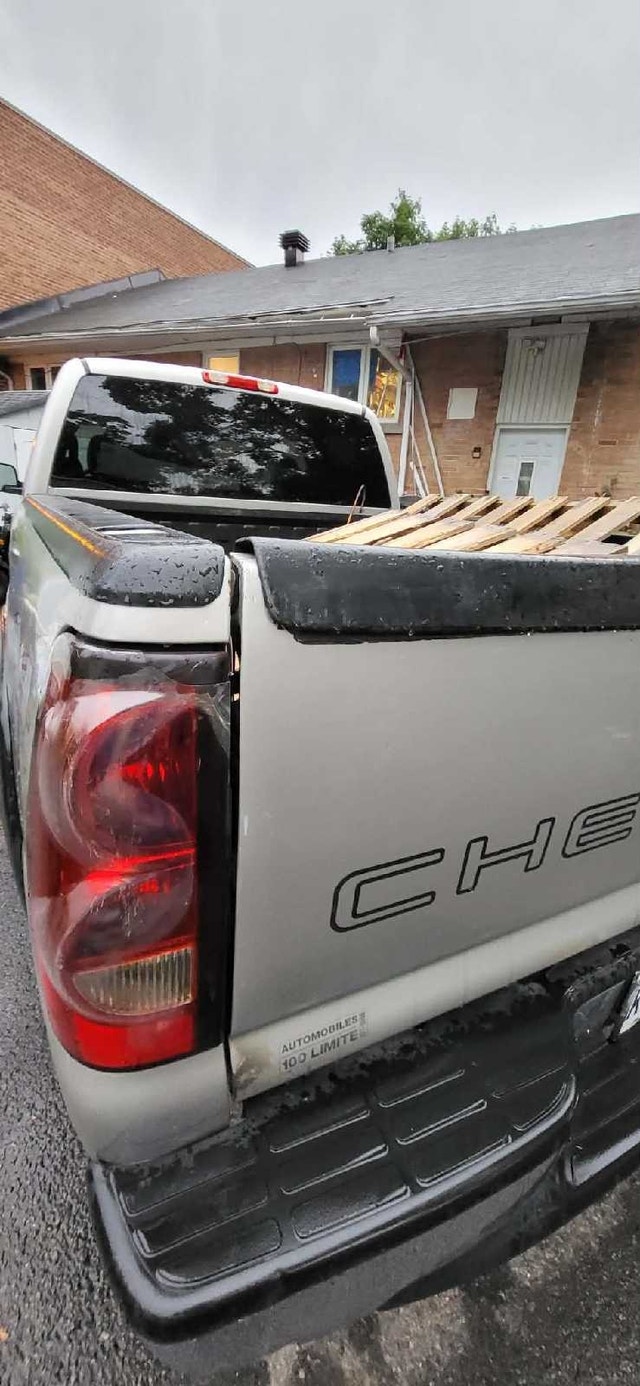 2005 Chevrolet Silverado 1500 Extended Cab 143.5" WB 4WD — photo 4