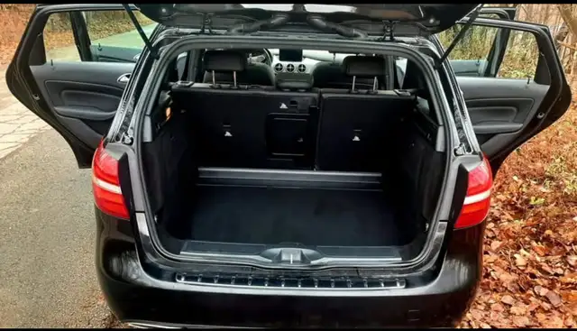 Mercedes B-250 2018 4Matic in Cars & Trucks in Granby - Image 6