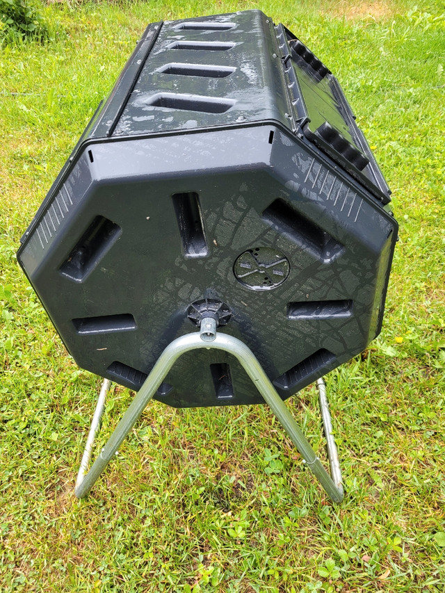 Duel chamber tumbling composter  in Other in Sault Ste. Marie - Image 4