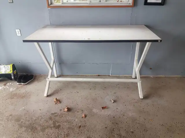 workshop desk in Desks in Ottawa - Image 4