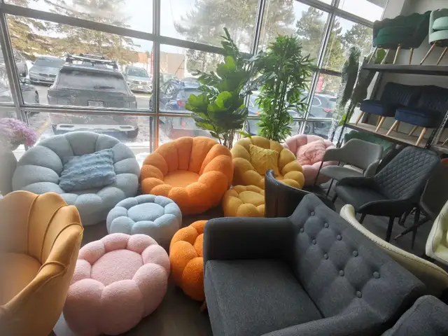 Warehouse for sale Armchairs,Single Sofa,Couch $99-$299 in Couches & Futons in Markham / York Region - Image 8