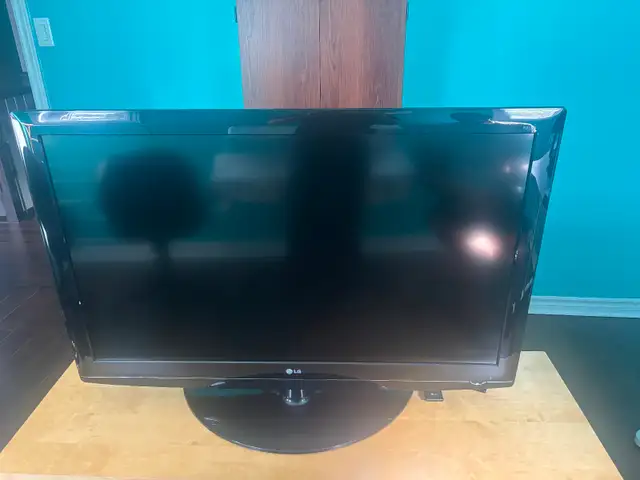 65 inch LG 1080 High Def TV in TVs in Gatineau - Image 2
