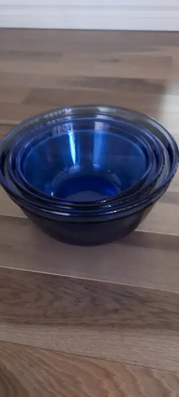 Anchor Hocking Dining/Vintage Cobalt Blue Mixing Bowls by Anchor: 1qt., 1.5 qt., & 2 qt. . Microwave...