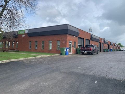 Local commercial à louer in Commercial & Office Space for Rent in Laval / North Shore