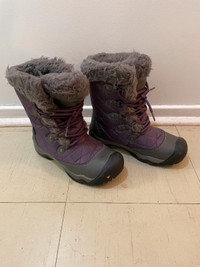 Winter boots for lady size 7