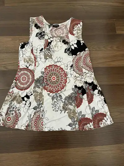 Granby : Vêtements neufs  jamais portés pour femme, View more