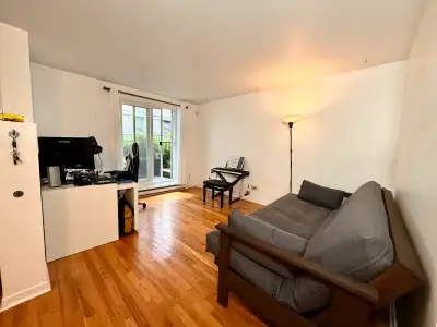 Lease Transfer – 3 ½ (1-bedroom) – Ville-Marie – Available Augus