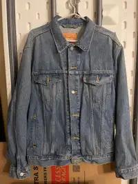 Levis classic jean jacket size large 