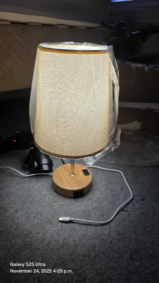 Table Lamp in Indoor Lighting & Fans in Mississauga / Peel Region - Image 6