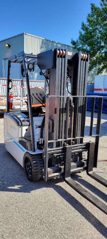 Chariot élévateur Nissan Unicarriers dans Autre  à Longueuil/Rive Sud - Image 2