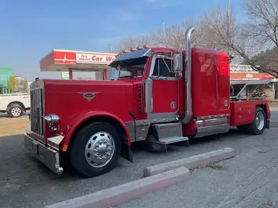 Artisan build 379 with a 7.2L 330HP CAT Engine. Allison Automatic Transmission. Tires at 80% and air...