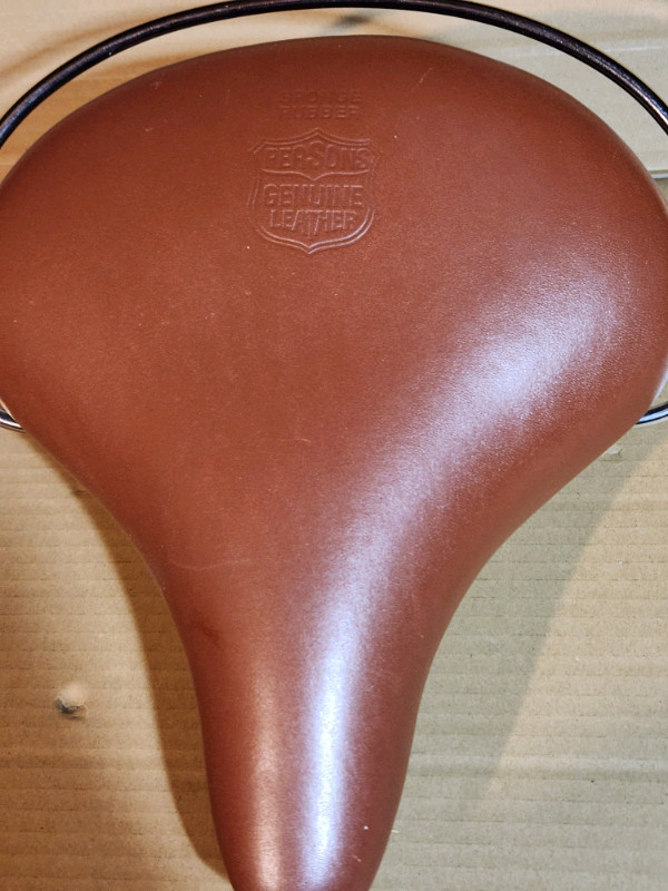 Bicycle seat  Persons Leather  Springer dans Châssis et pièces  à Ouest de l’Île - Image 2