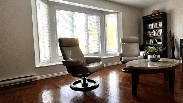 Unfurnished 3 Bedroom / 2 Bathroom Main Floor Home – Bowring Par