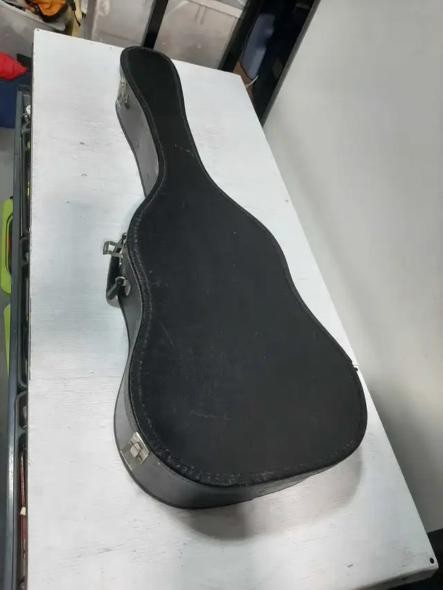 Classical Guitar in Guitars in City of Montréal - Image 7