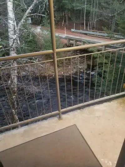 Maison a louer au bord de leau a lentree du parc mont tremblant