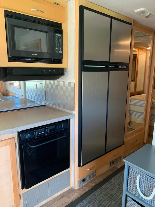 Motorhome For Sale in RVs & Motorhomes in Red Deer - Image 9
