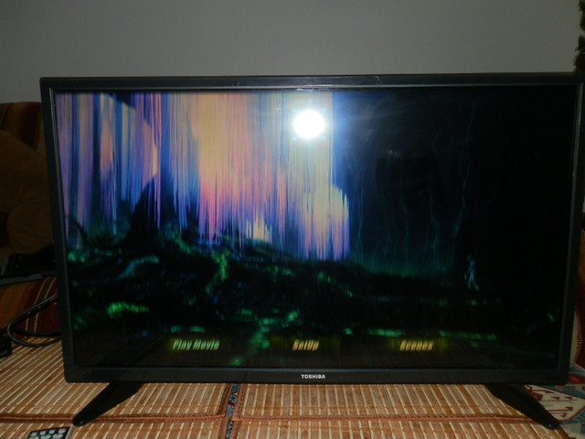 Toshiba 32 LED 720 60 Hz 2 HDMI: component, digital optical in TVs in Dartmouth - Image 2