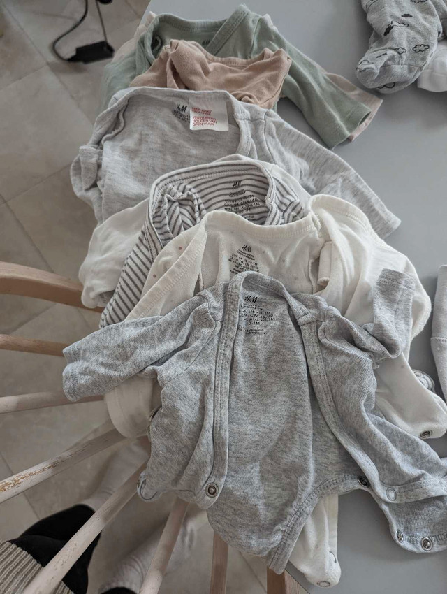 Lots de vêtements de bébés  dans Vêtements - 0 à 3 mois  à Longueuil/Rive Sud - Image 4