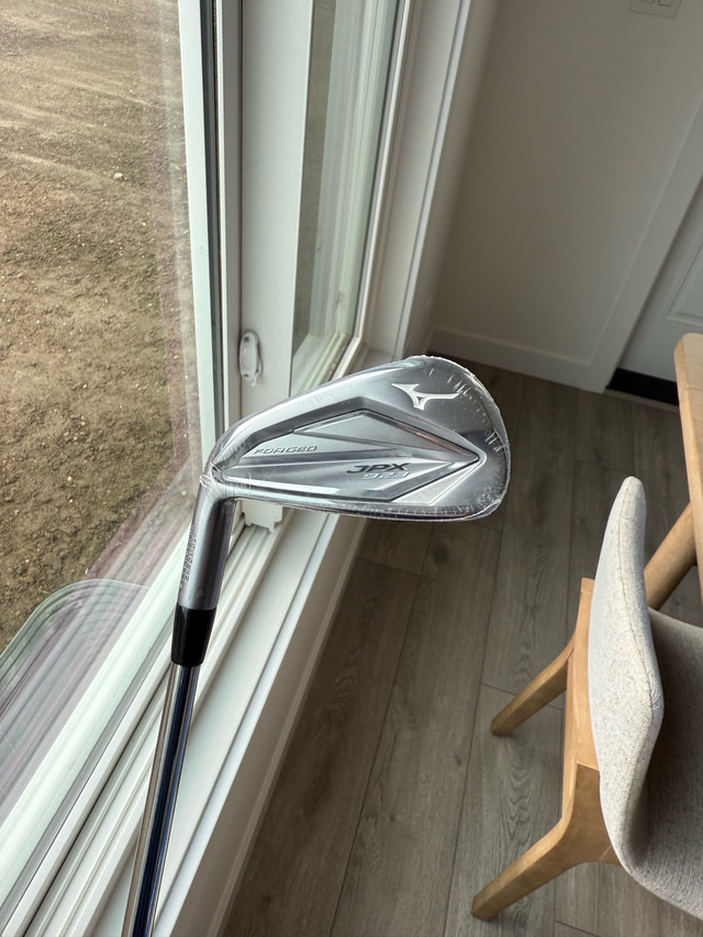 Mizuno JPX 923 Forged 4-PW+GW - BRAND NEW Iron set in Golf in Edmonton