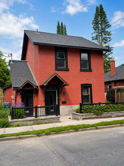 Charming 1 Bedroom + 2 Office Home in Downtown Guelph 95 Dufferin Street, Guelph Asking $2,550/month...