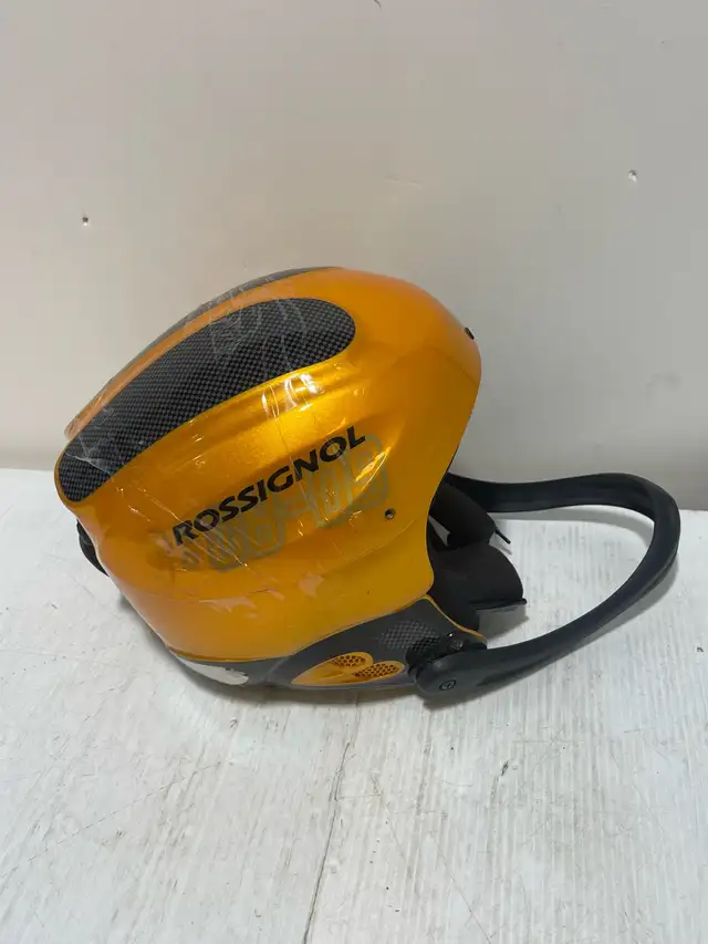 Rossignol Ski Helmet in Ski in City of Montréal - Image 3