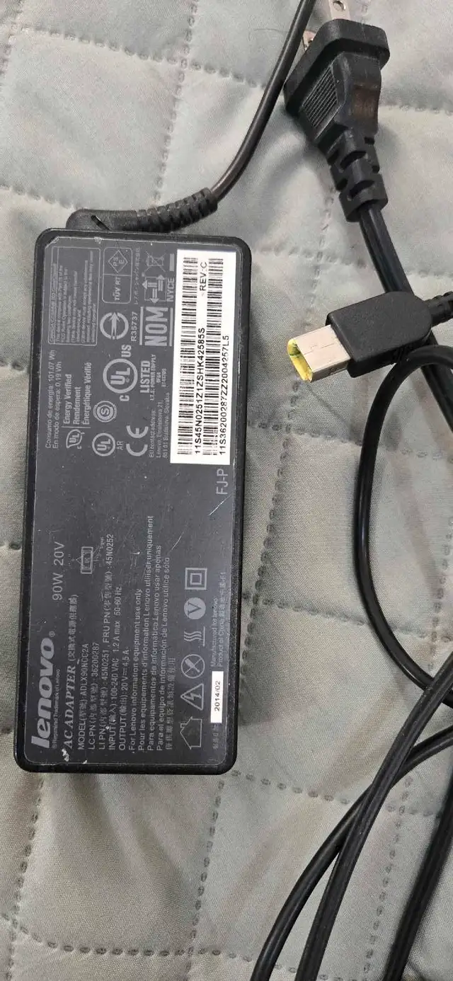 Lenovo 90W Adapter in Laptop Accessories in Oakville / Halton Region - Image 2