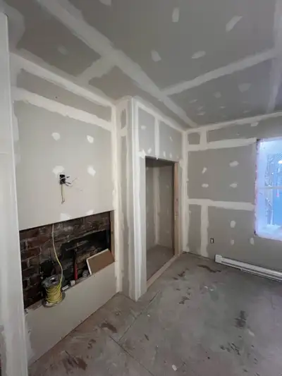 Experienced plaster paint Loking for extra job After 5 and weekends East end area only.