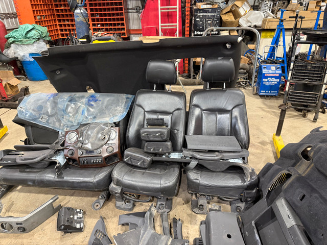 2012 FORD F250 Full Black Leather Interior Complete in Auto Body Parts in Guelph - Image 2