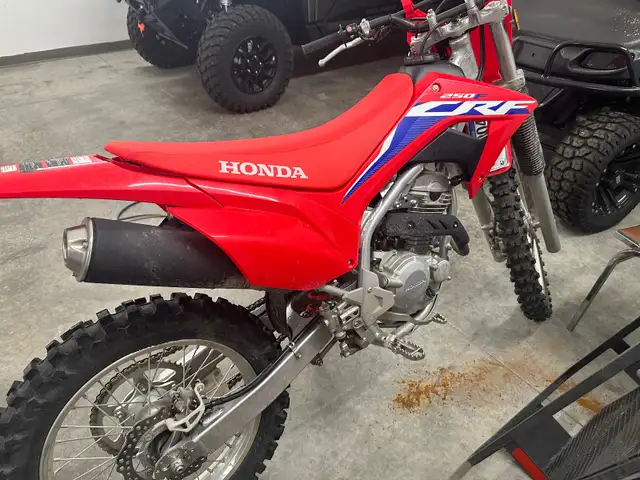 250F CRF Honda dirt bike in Dirt Bikes & Motocross in Chilliwack - Image 3
