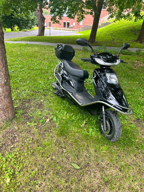 SCOOTER ELECTRIQUE in eBike in Longueuil / South Shore - Image 4