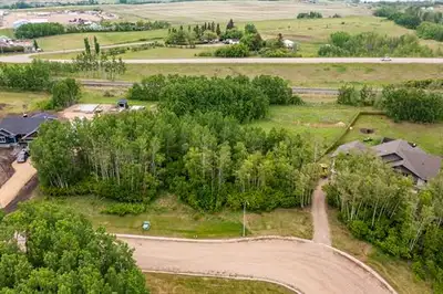 Fully serviced lot 8 in Alix – Ready for your dream home! MLS # A2106672 Lot 8 44 Avenue Close Why n...