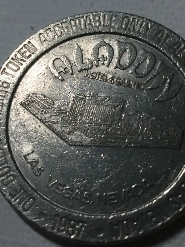 ALADDIN Las Vegas One Dollar Gaming Token 1987 14 PC in Arts & Collectibles in Vancouver - Image 5