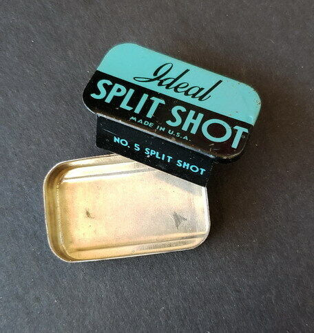 Vintage 1950s Ideal Split Shot Fishing Sinker Weights Metal Case in Arts & Collectibles in City of Toronto - Image 3