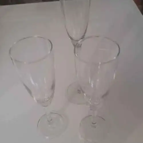 Champagne glasses x 3 in Kitchen & Dining Wares in Calgary - Image 2