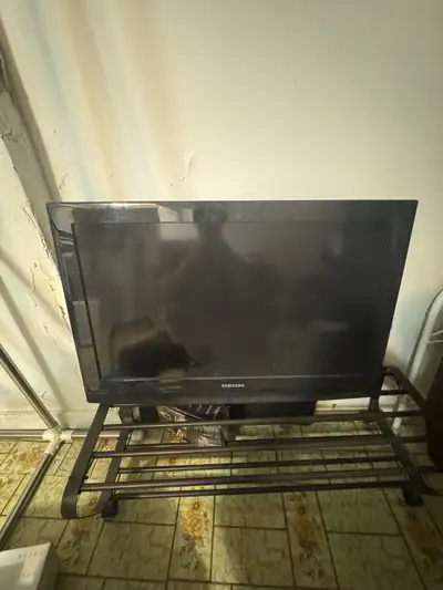 32 inch Working Samsung Tv $20, View more