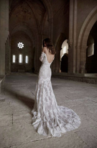 Alena Leena Azalea Wedding Dress New