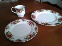 Royal Albert Old Country Roses 3 pieces