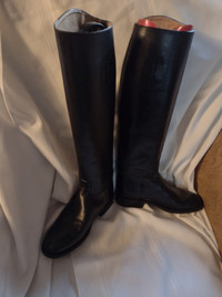 Horse  riding  boots 