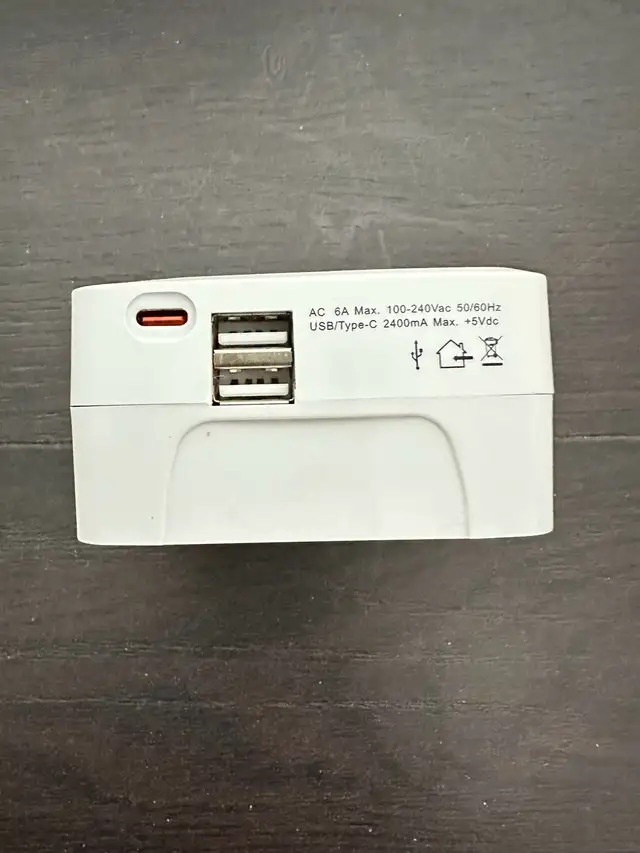 Travel Adapter495871259124049922