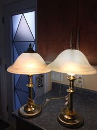 2 Heavy Brass high quality Table Lamps/Lamp de table en Laiton