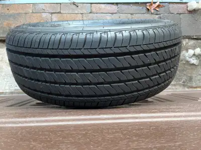 215/55R16 93H M+S . Étaient sur Honda Civic 2026 et ont été changés à la sortie du concessionnaire.