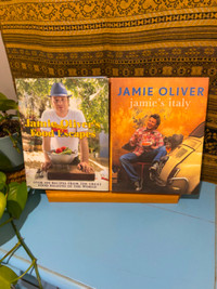 2 Pack Jamie Oliver Cookbooks