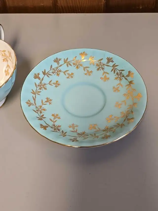 Vintage Aynsley 2312 Turquoise Aqua Blue & Gold Bone China Tea  in Arts & Collectibles in St. Catharines - Image 8
